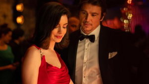 Anne Hathaway en Dakota Johnson schitteren naast elkaar in de teaser van thriller 'Verity'