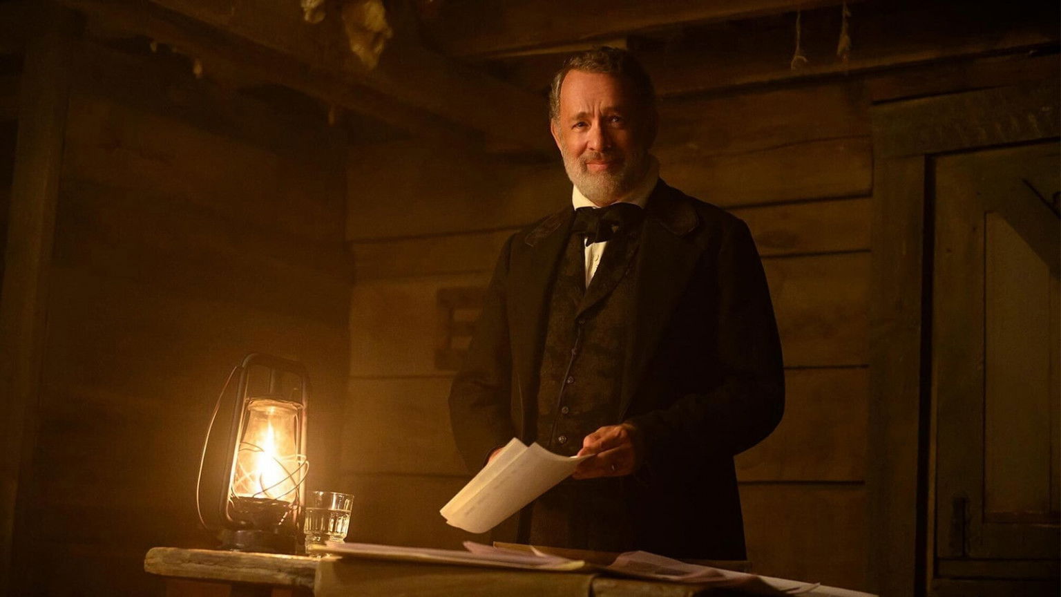 Tom Hanks vertelt over zijn rol in 'News of the World' in exclusieve video