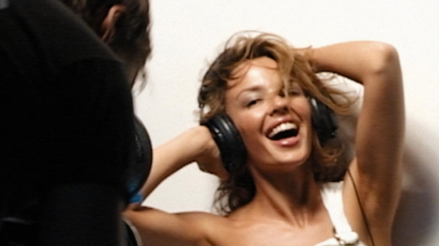 Kylie Minogue geeft intieme kijk in haar leven in de trailer van Netflix-docu 'KYLIE'