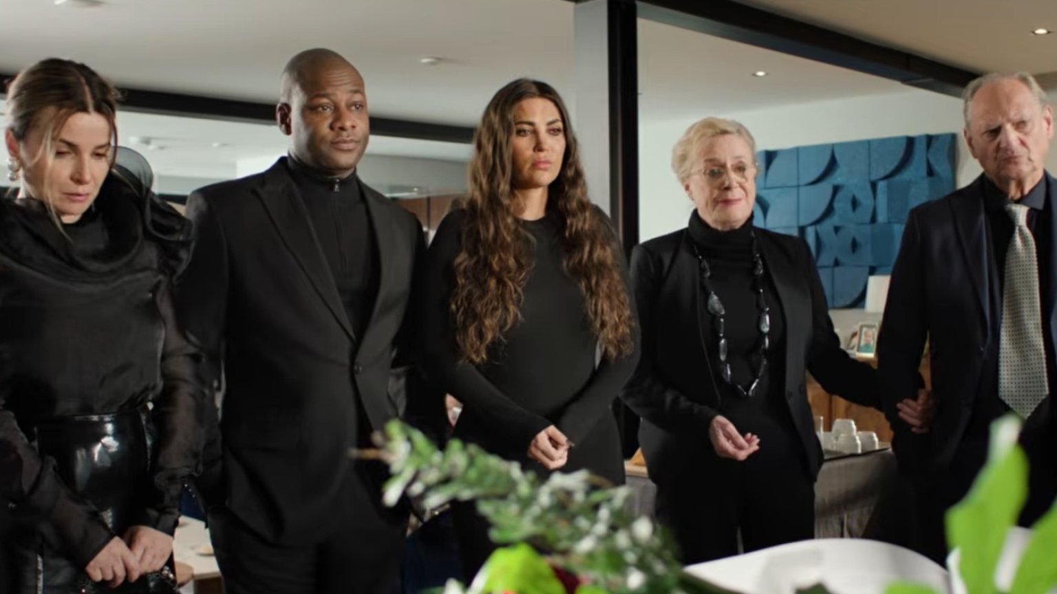 'F*ck de familie': trailer onthuld van nieuwe Nederlandse komedie met Yolanthe Cabau