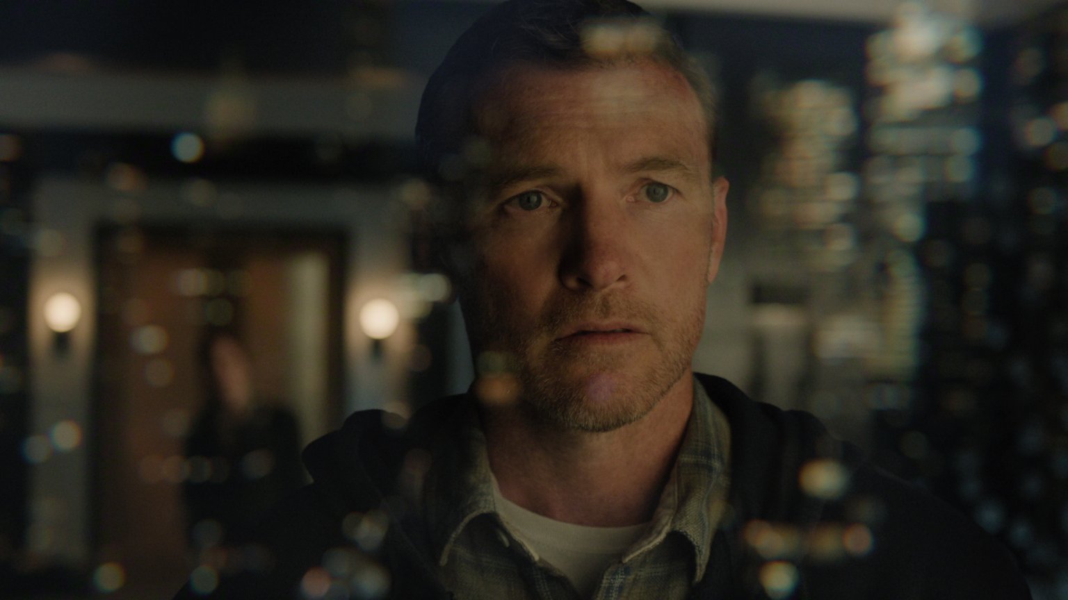 Netflix verrast abonnees met eerste beelden nieuwe Harlan Coben-serie 'I Will Find You'