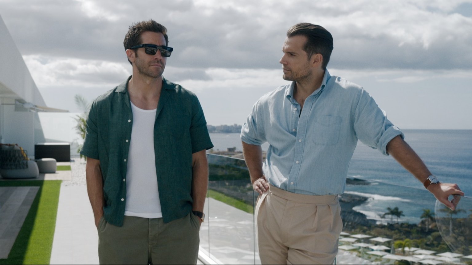 Guy Ritchie's nieuwste actiethriller met Henry Cavill vanaf deze week te zien