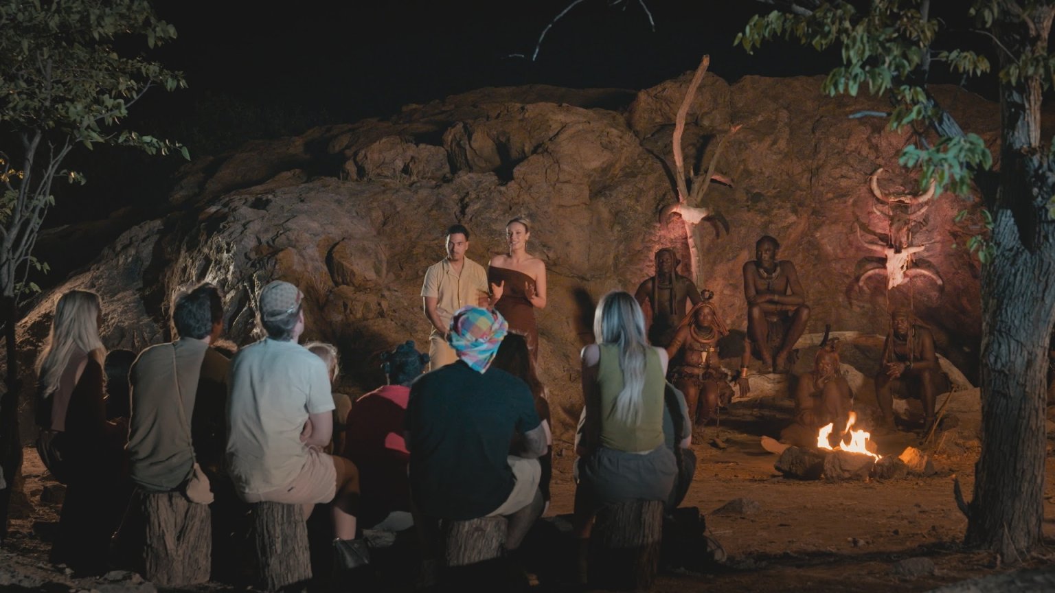 Influencers bezoeken Afrikaanse stam in nieuwe realityserie 'Ticket to the Tribes'