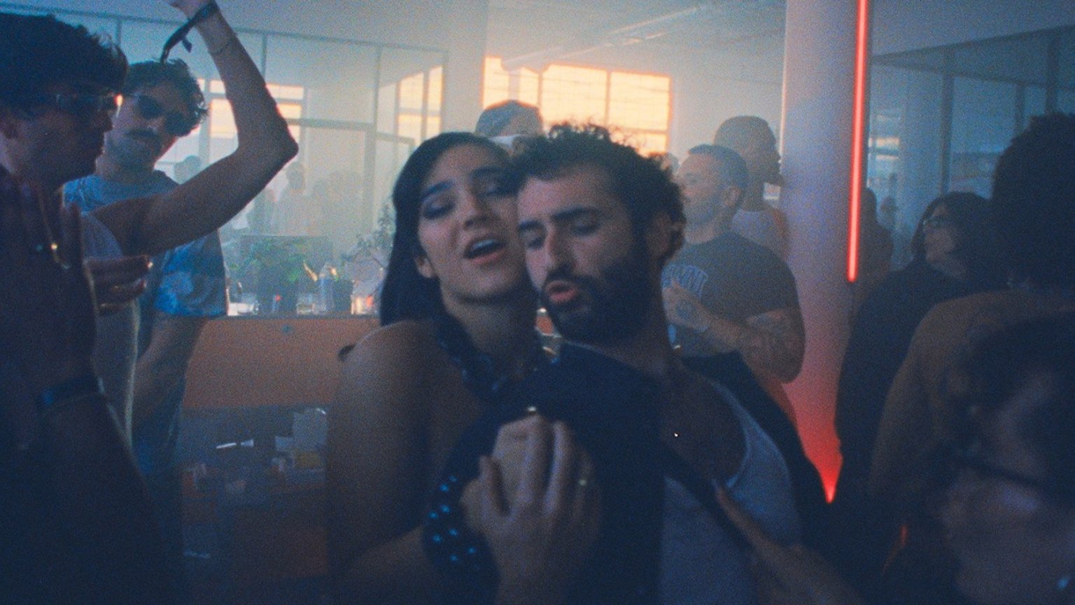 Nieuwe filmsensatie zorgt voor enorme strijd tussen Netflix, andere streamingdiensten en studio's