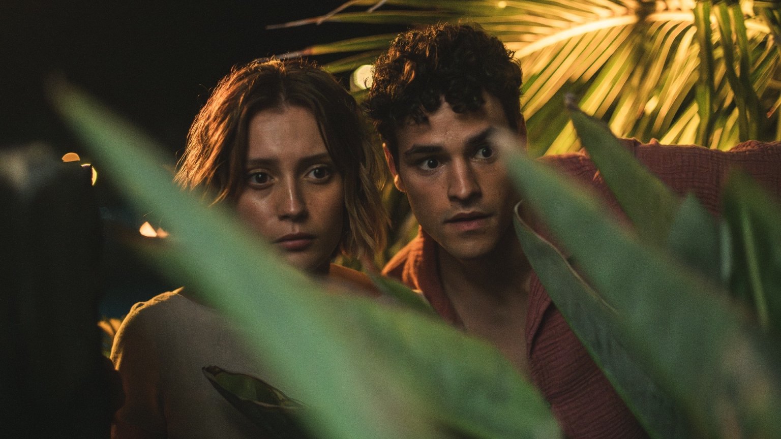 Iedereen is verdacht op een luxe resort in nieuwe Spaanse Netflix-serie 'Oasis'