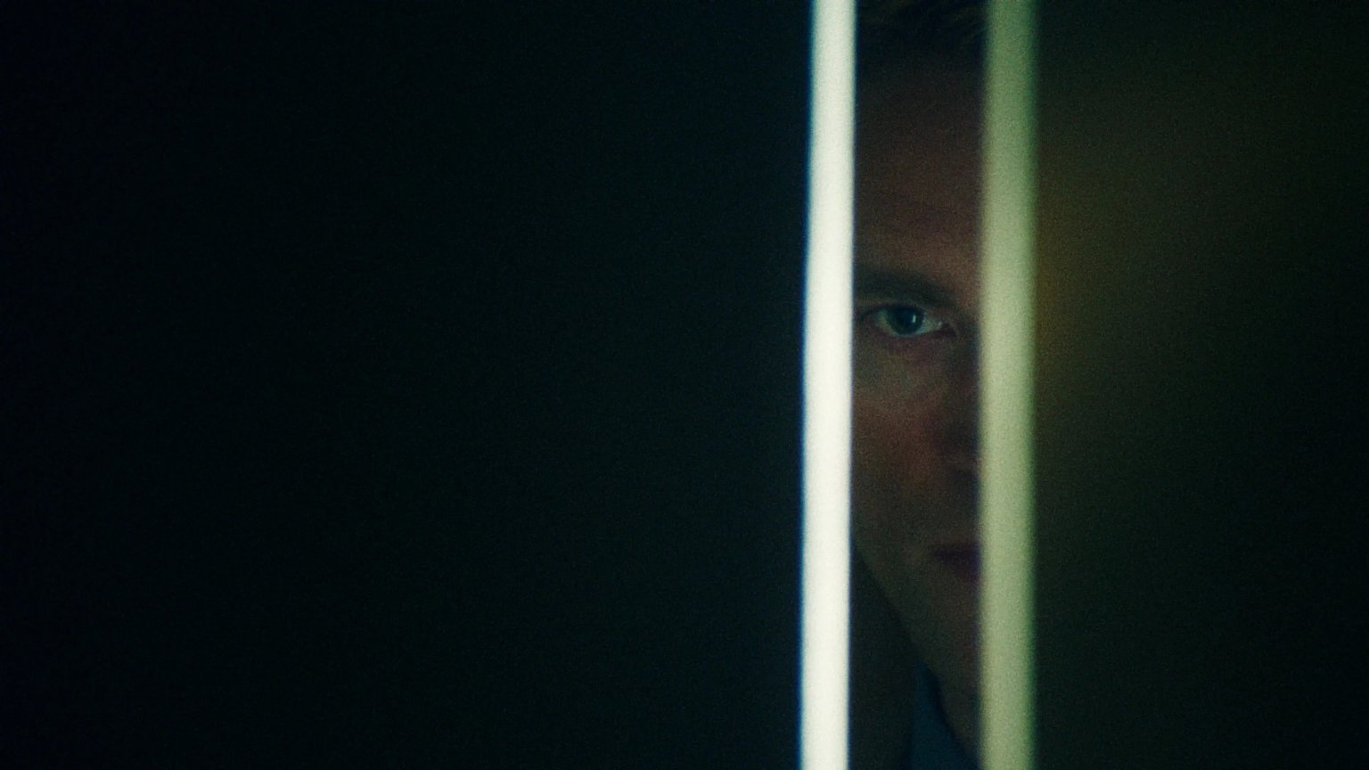 Robert Pattinson scoort ongemakkelijk televisiesucces in de teaser van nieuwe A24-film