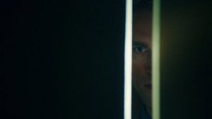 Robert Pattinson scoort ongemakkelijk televisiesucces in de teaser van nieuwe A24-film