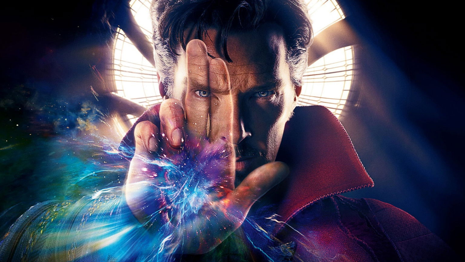 Filmcrew landt in Londen voor de productie van 'Doctor Strange 2'