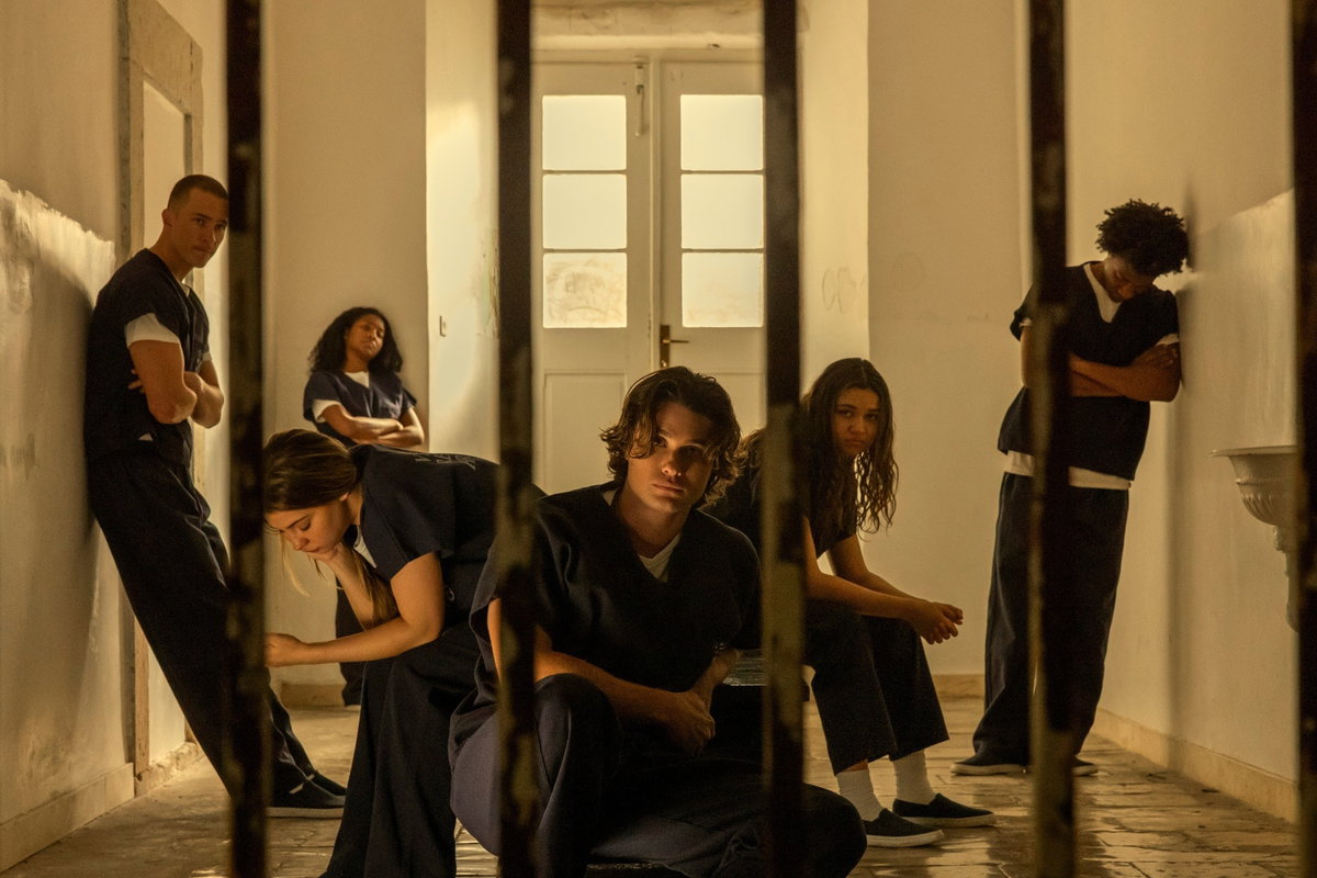 Drew Starkey as Rafe, Madelyn Cline as Sarah Cameron, Carlacia Grant as Cleo, Chase Stokes as John B, Madison Bailey as Kiara and Jonathan Daviss as Pope in episode 503 of Outer Banks. Photo: Jackson Lee Davis/Netflix &copy; 2026