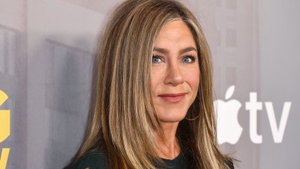 Jennifer Aniston en collega-sterren eren overleden 'Friends'-regisseur (85)