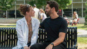 Eerste beelden romantische boekverfilming 'The Love Hypothesis' met Lili Reinhart nu te zien