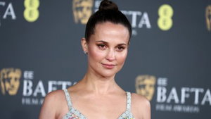 Oscarwinnares Alicia Vikander vervoegt Aaron Taylor-Johnson in nieuwe Netflix-serie 'Enigma Variations'