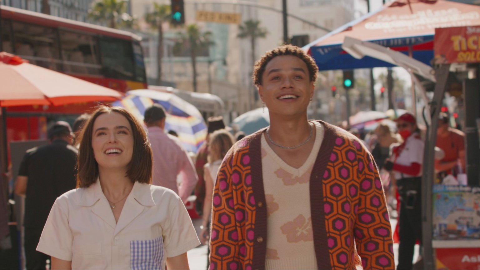 Zoey Deutch staat voor lastige zoektocht in trailer van 'Gail Daughtry and the Celebrity Sex Pass'