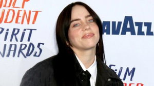 Eerste beelden van zangeres Billie Eilish op de set van 'The Bell Jar' duiken op