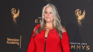 Amazon komt met eerste improvisatie-sitcom van 'Friends'-bedenker Marta Kauffman