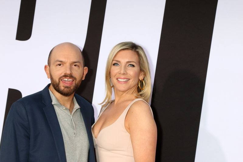 Paul Scheer en June Diane Raphael