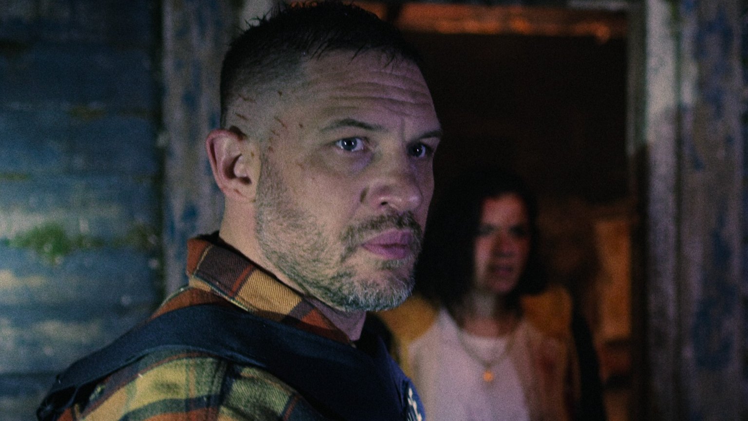 Tom Hardy weet ondanks kritiek kijkers te verrassen op Netflix: 'Ik heb me prima vermaakt!'