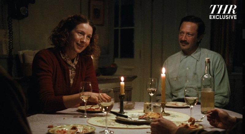 Caitríona Balfe en Fred Hechinger in 'A Long Winter'. Afbeelding via The Hollywood Reporter. 