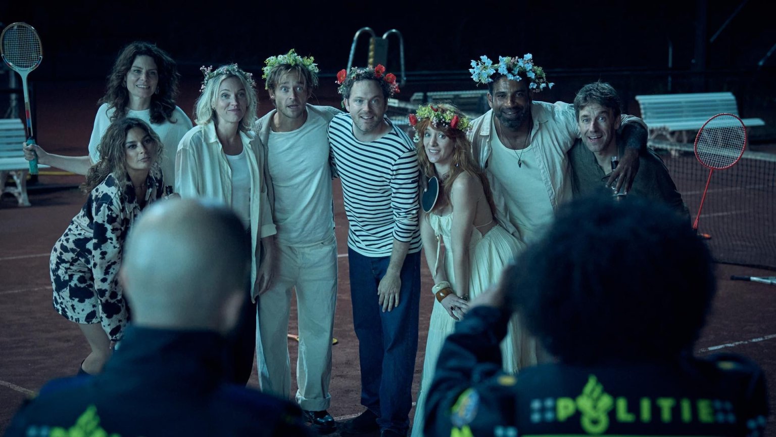 Netflix deelt de meeslepende trailer van nieuwe Nederlandse thrillerserie 'De Eetclub'