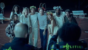 Netflix deelt de meeslepende trailer van nieuwe Nederlandse thrillerserie 'De Eetclub'