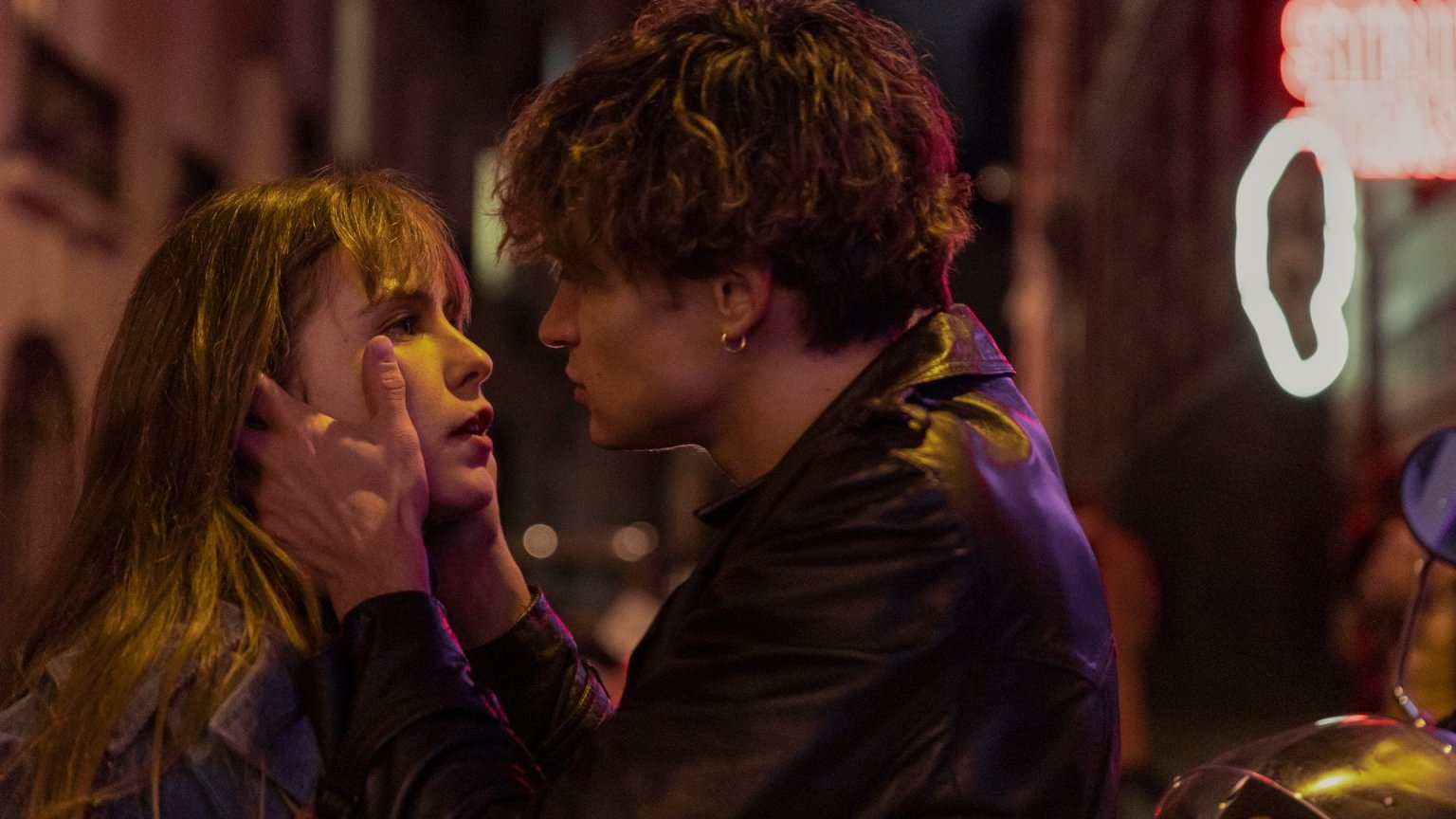 Netflix-kijkers in de ban van erotische miniserie: 'Had niet verwacht dat dit zo heftig zou zijn'