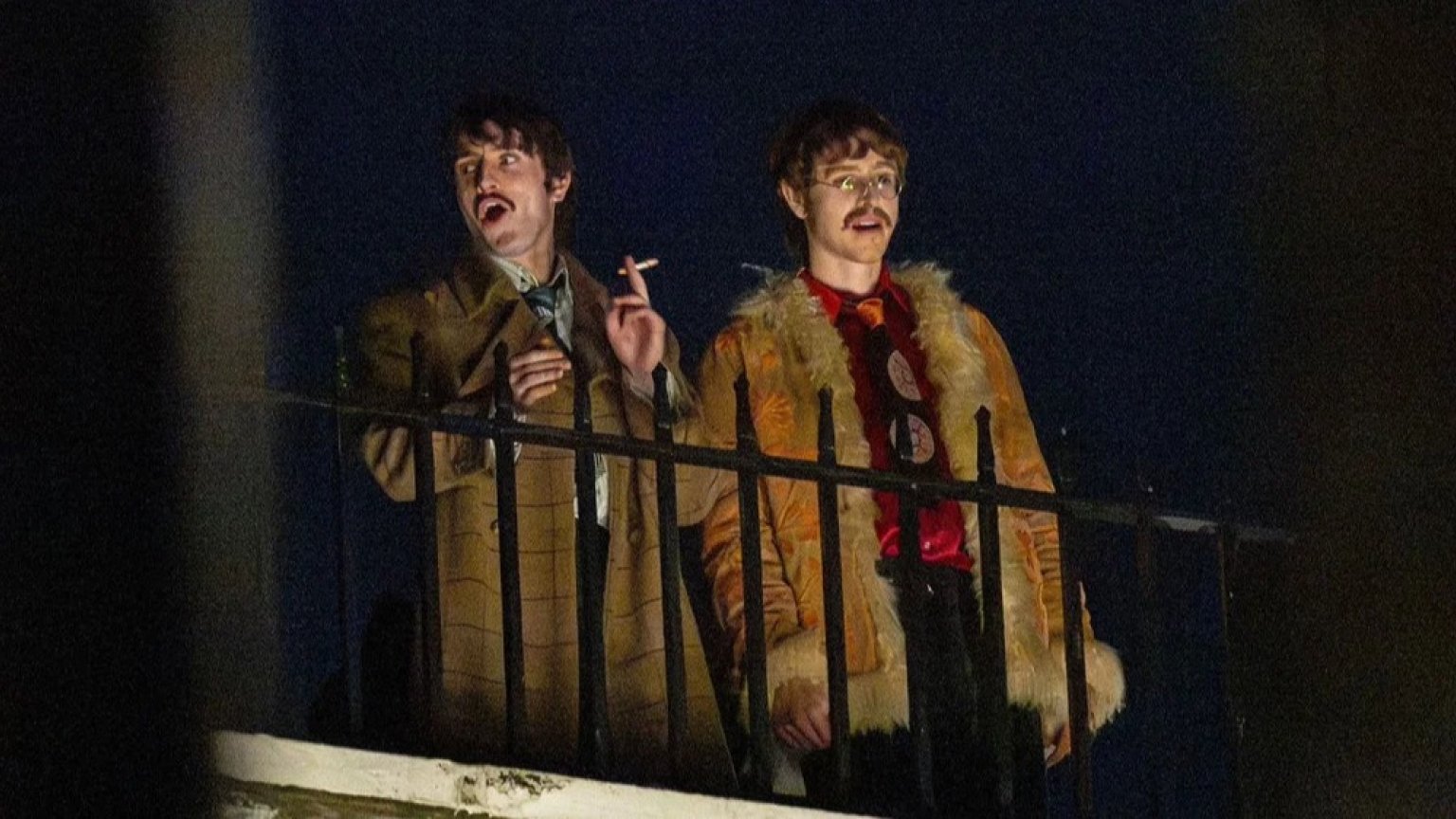 Beelden van Beatles-biopic tonen recreatie van Abbey Road-albumhoes