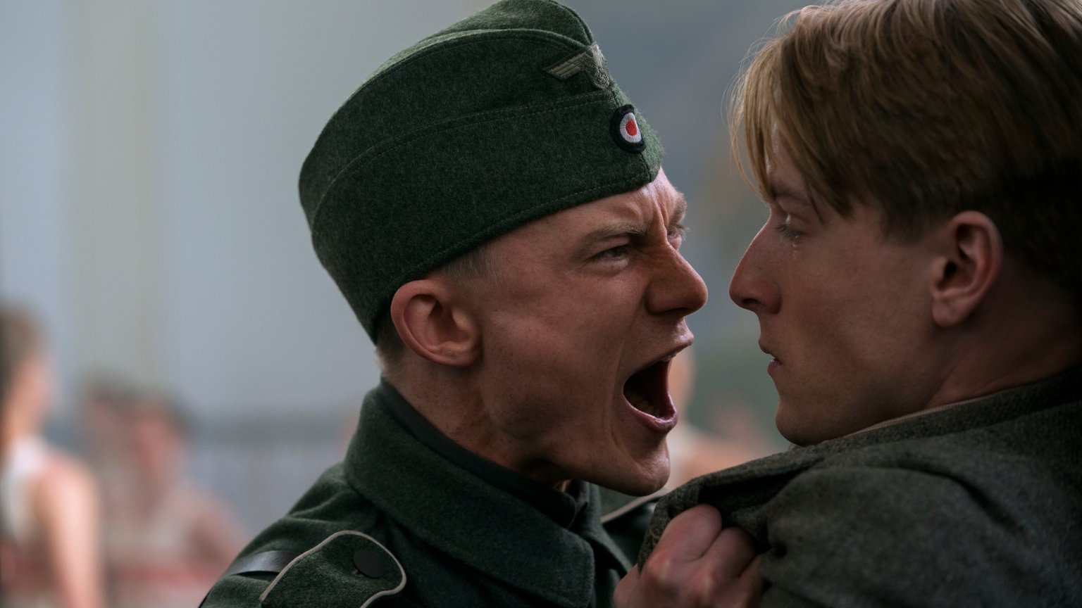 Oorlogsserie van 'Peaky Blinders'-bedenker maakt indruk op Netflix: 'Prachtig'