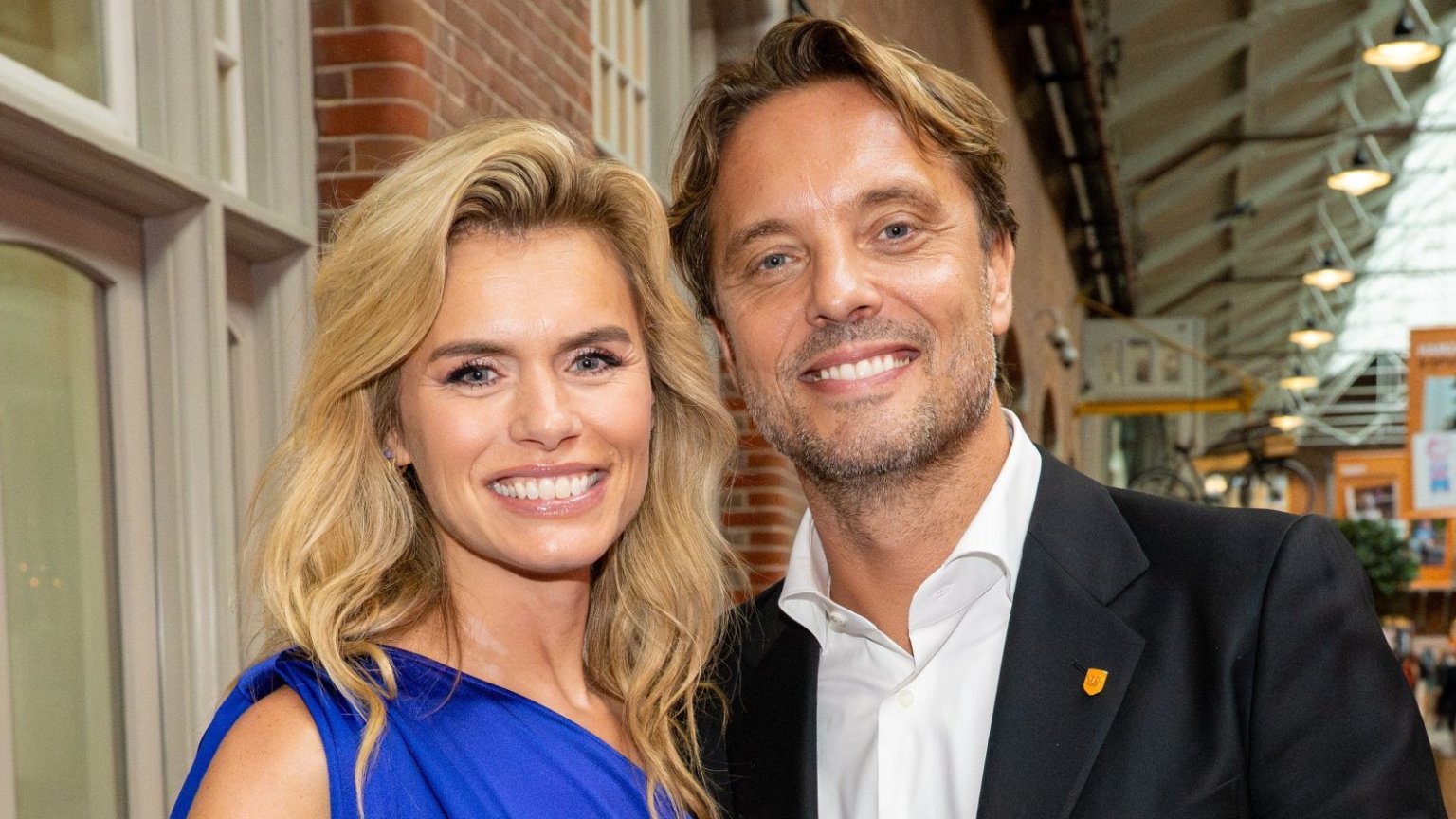 Nicolette van Dam presenteert 'Love is Blind: Nederland' samen haar partner Bas Smit