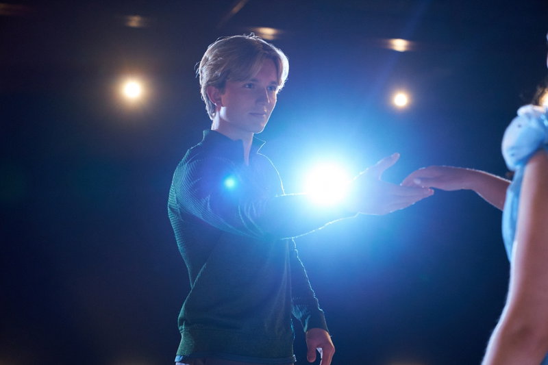 Cale Ambrozic als Brayden in 'Finding Her Edge' S2. Afbeelding via Ian Watson/Netflix © 2026.