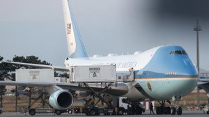 Vanaf vandaag op Netflix: documentaire laat zien hoe President Trump vluchtte via cateringwagen