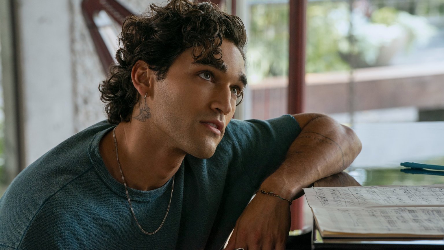 Prime Video werkt aan nieuwe romantische film met 'Off Campus'-ster Josh Heuston