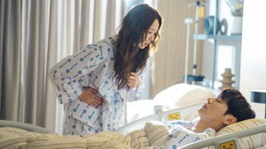 Eerste beelden nieuwe Netflix-romcom over een levensreddende liefde nu te zien: releasedatum bekend