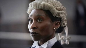 'Wicked'-ster Cynthia Erivo is succesvolle advocate in eerste trailer van 'Prima Facie'