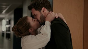 Romantische boekverfilming 'The Love Hypothesis' met Lili Reinhart nu te streamen