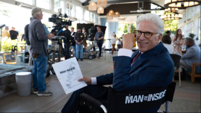 Setfoto 'A Man on the Inside' via Netflix/Colleen Hayes