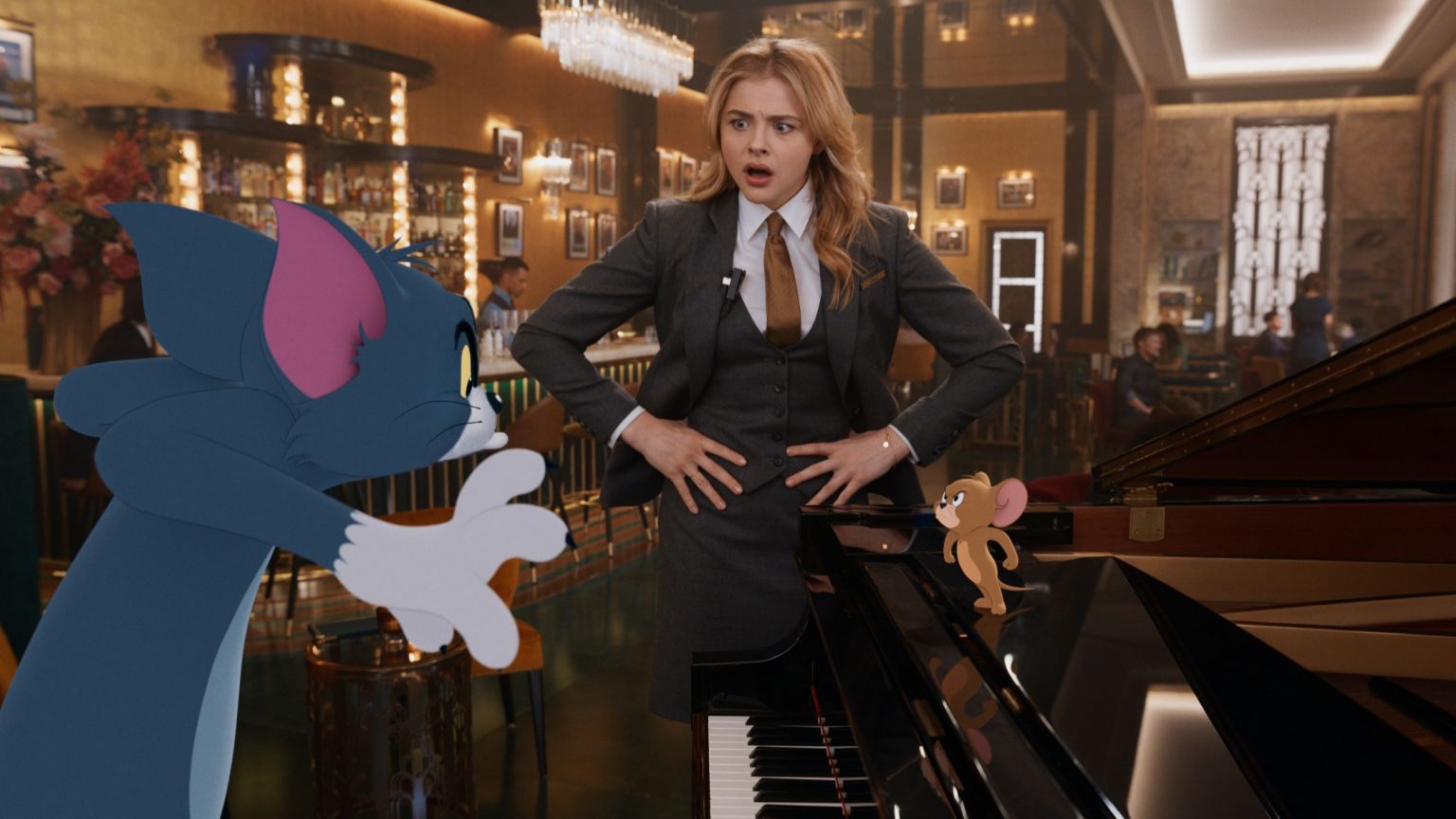 Tom jaagt op Jerry in New York in de trailer van live-actionkomedie 'Tom & Jerry'