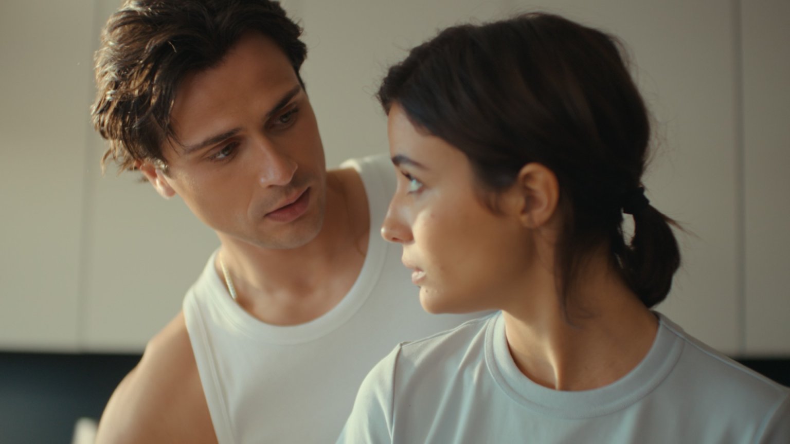 Prime Video deelt eerste trailer van Franse boekverfilming 'Campus Drivers'