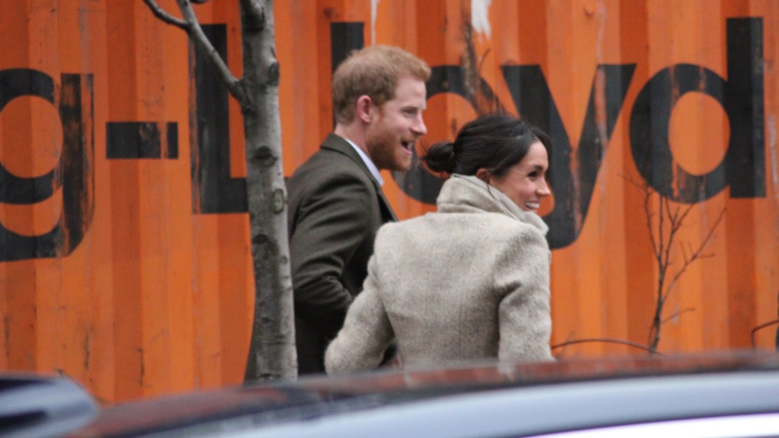 Vrienden Meghan Markle beschuldigen Netflix: 'Gebruikt om 'The Gentlemen' te promoten'