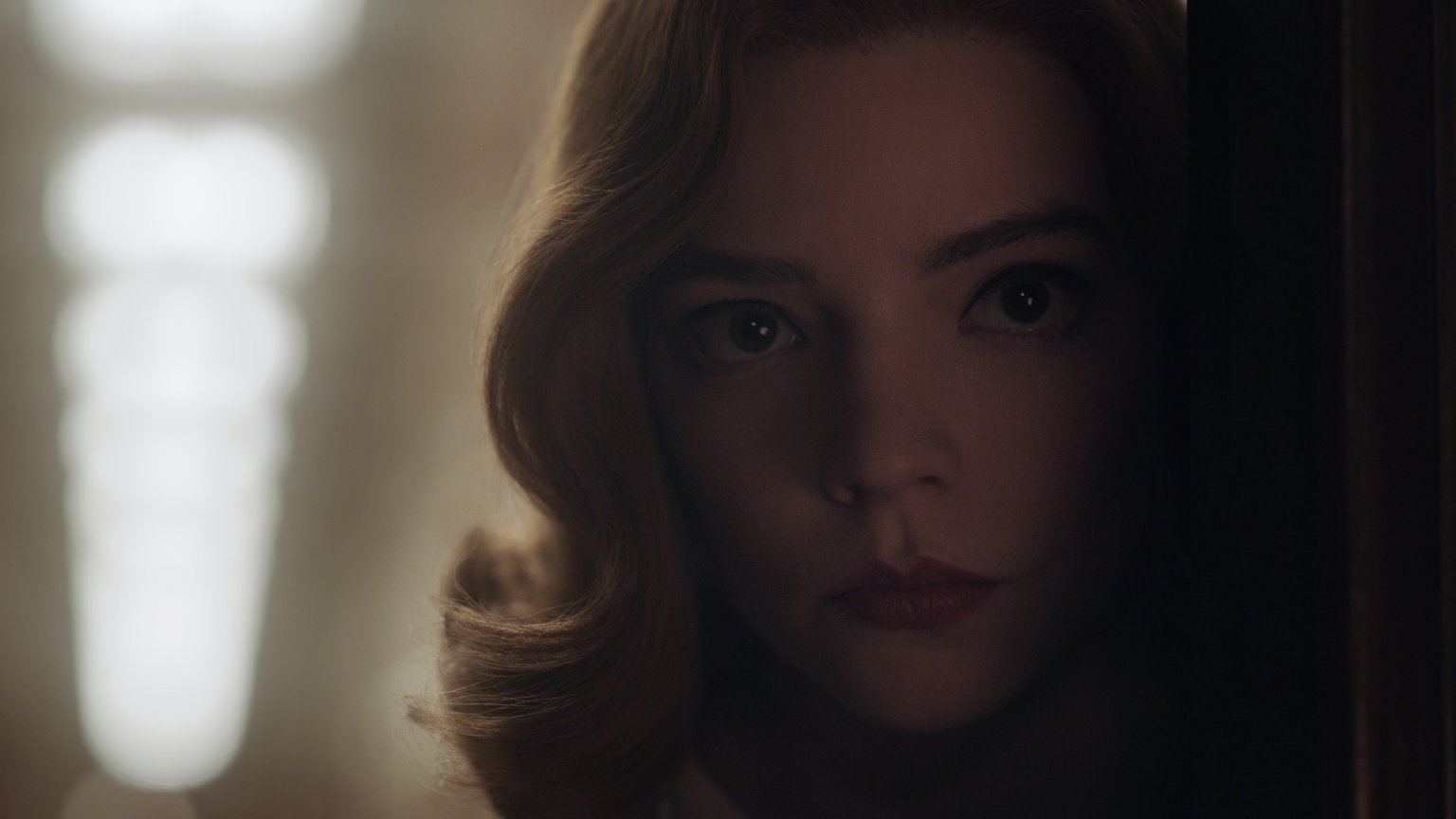 'The Queen's Gambit'-ster neemt wraak op rijke familie in nieuwe Netflix-thriller: eerste beelden te zien