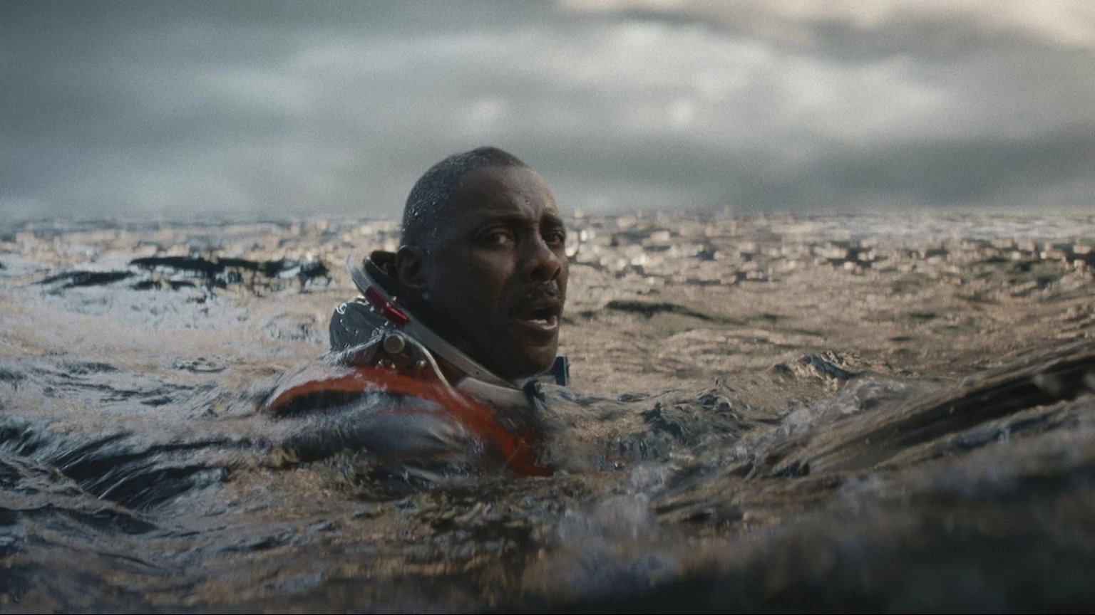 'Above the Below': Idris Elba kijkt de dood in de ogen in gloednieuwe sci-fi-thriller