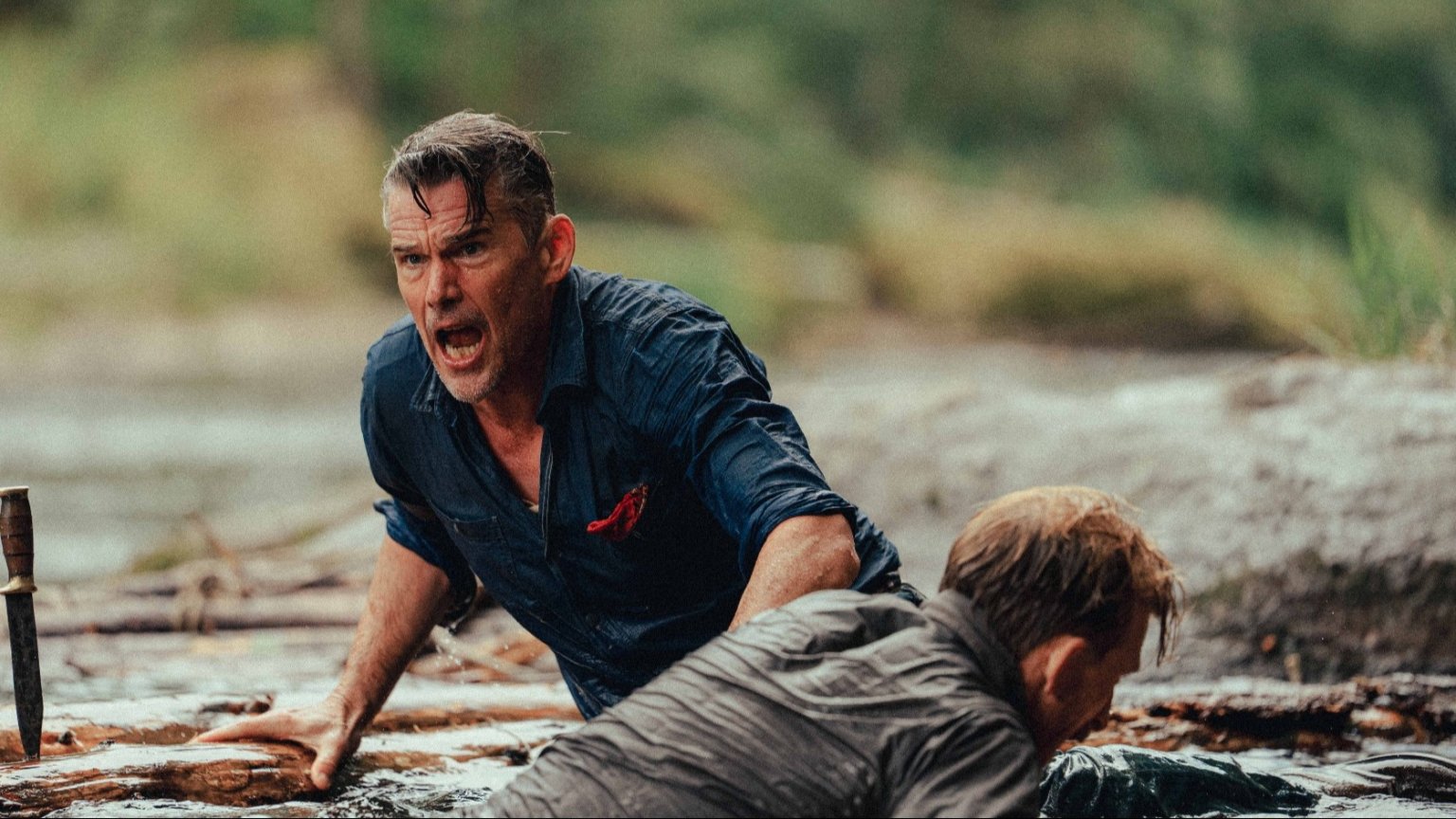 Rauwe overlevingsthriller met Ethan Hawke en Russell Crowe vanaf vandaag te zien