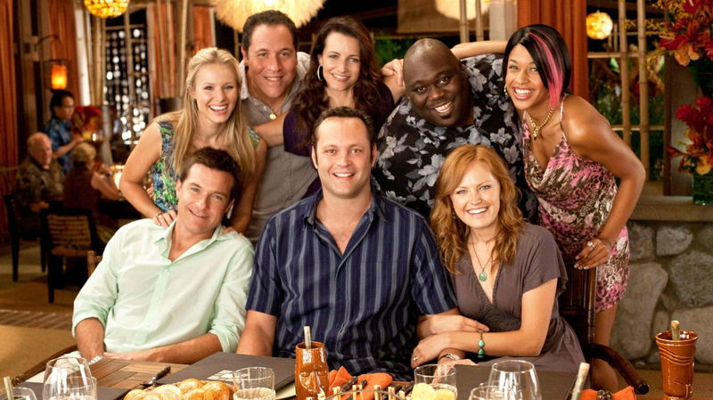 Universal aangeklaagd wegens 'racistische poster' van komediefilm 'Couples Retreat'