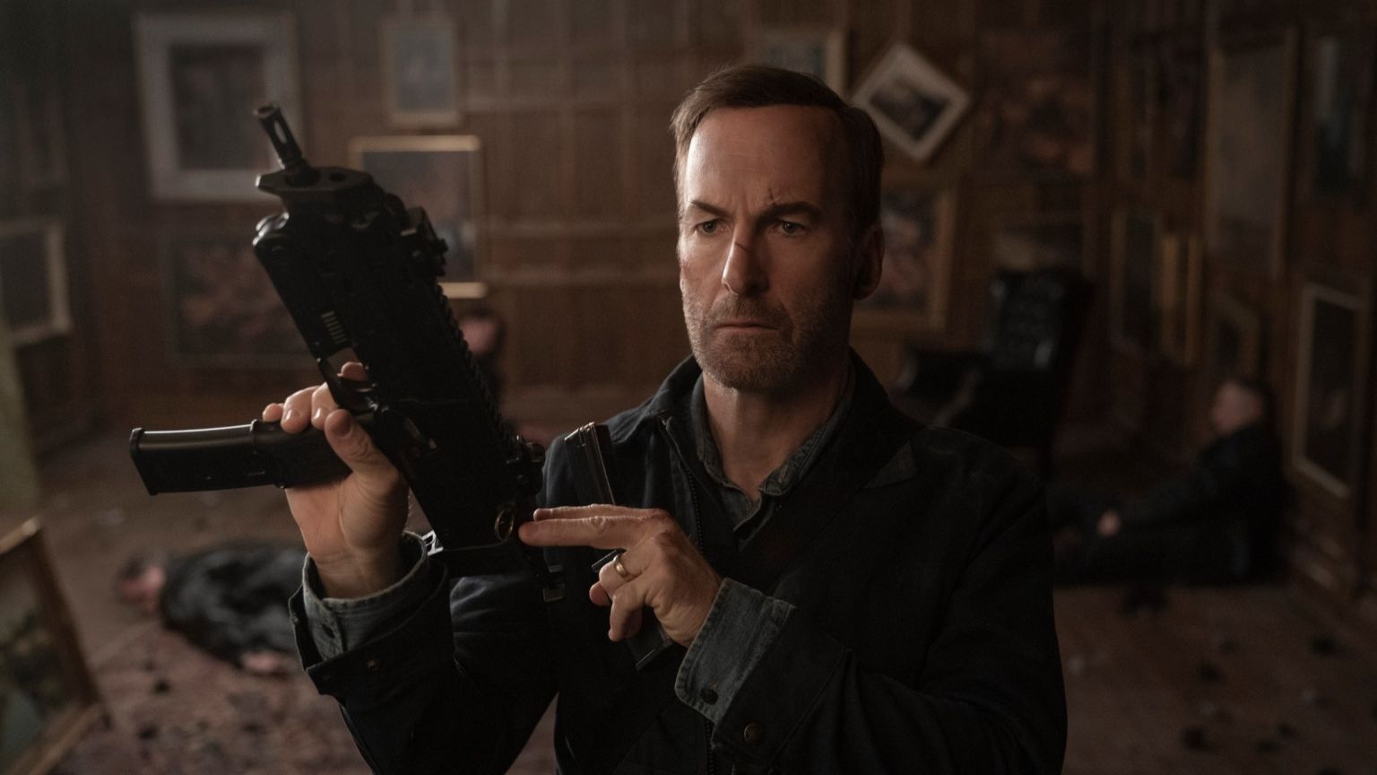 Bob Odenkirk gebruikt grof geweld in de trailer van actiethriller 'Nobody'