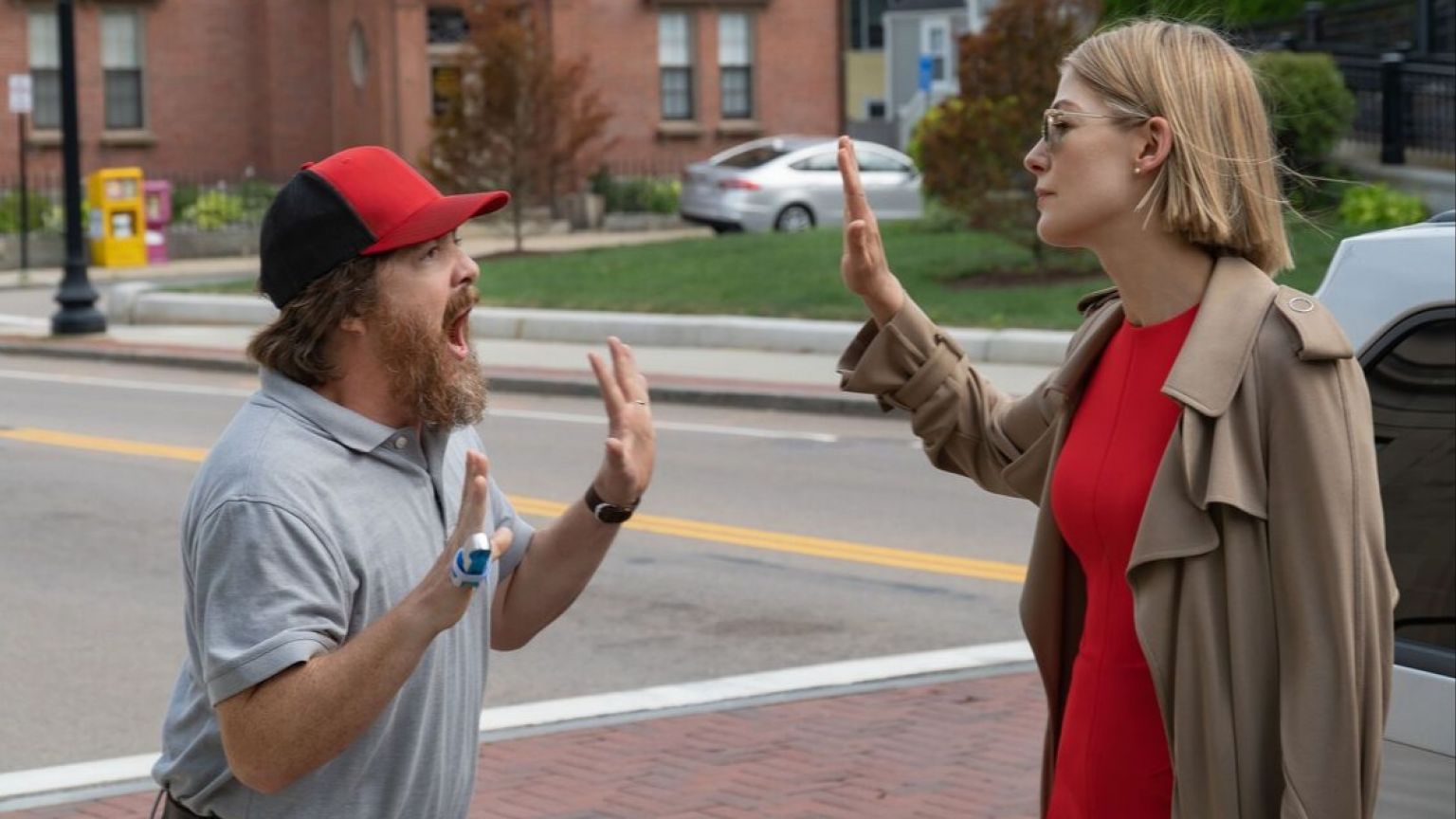 Trailer van misdaaddrama 'I Care a Lot' met Rosamund Pike nu te zien