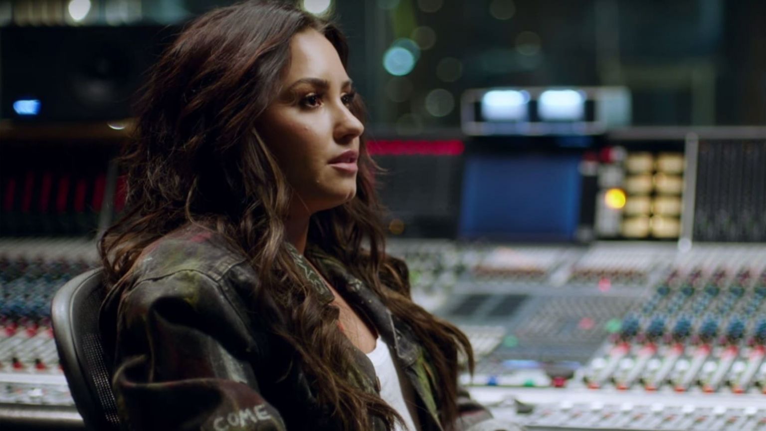Demi Lovato produceert en speelt in komedieserie 'Hungry'