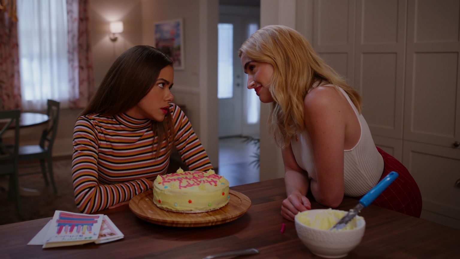 Een bijzondere moeder-dochterrelatie in de trailer van nieuwe Netflix-serie 'Ginny & Georgia'