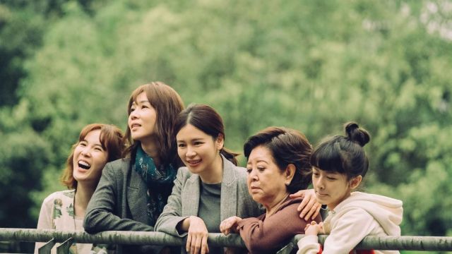 Recensie 'Little Big Women'