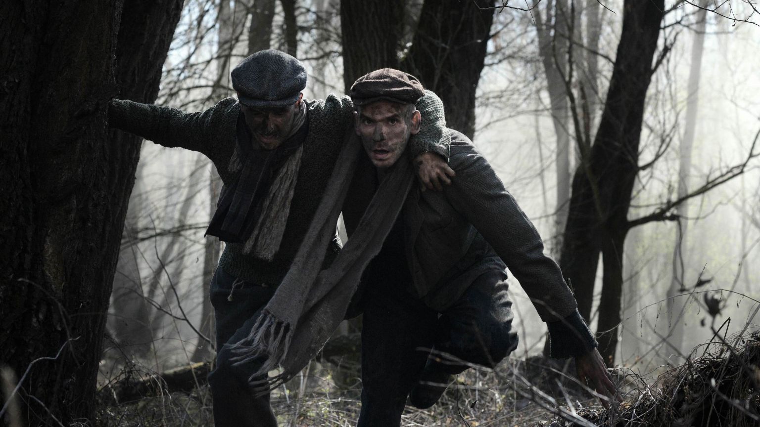 Trailer indrukwekkend oorlogsdrama 'The Auschwitz Report' onthuld