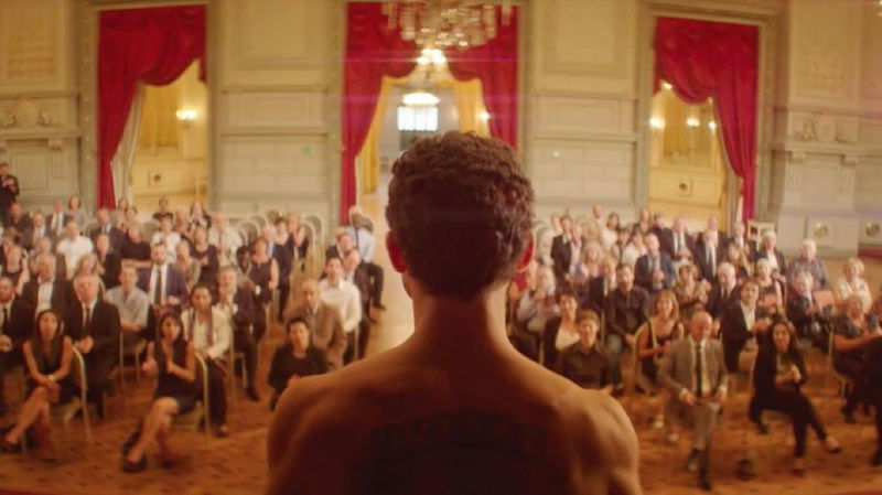 Sam wordt een levend kunstwerk nadat hij vlucht voor de oorlog in de trailer van 'The Man Who Sold His Skin'