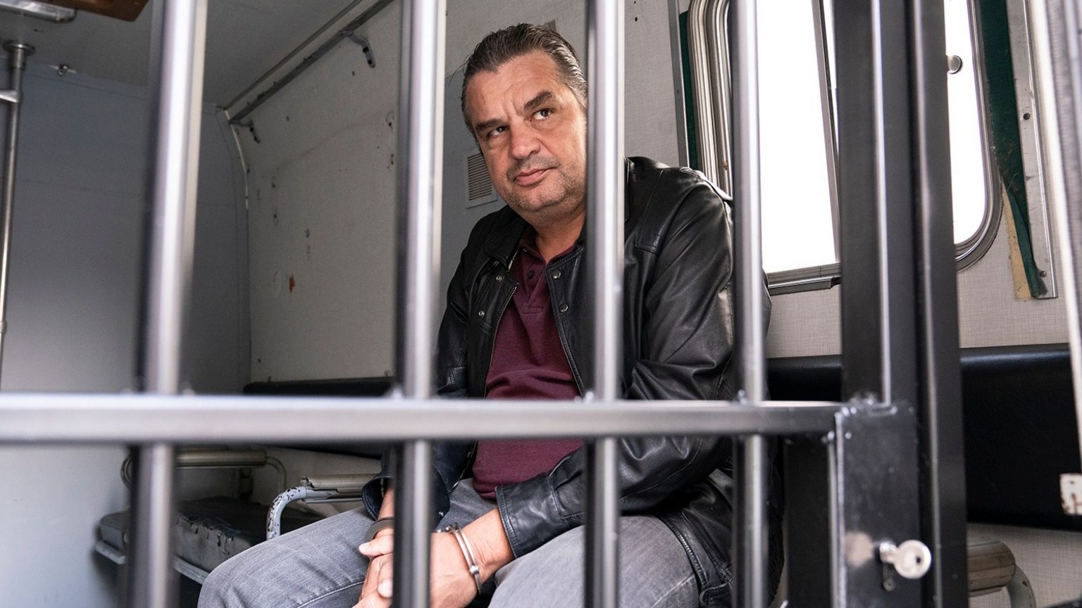Frank Lammers reageert in nieuwe video op reacties op seizoen 2 van 'Undercover'